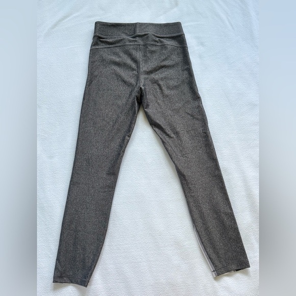 Under Armour Women’s Cropped Leggings Size Small - Picture 3 of 4